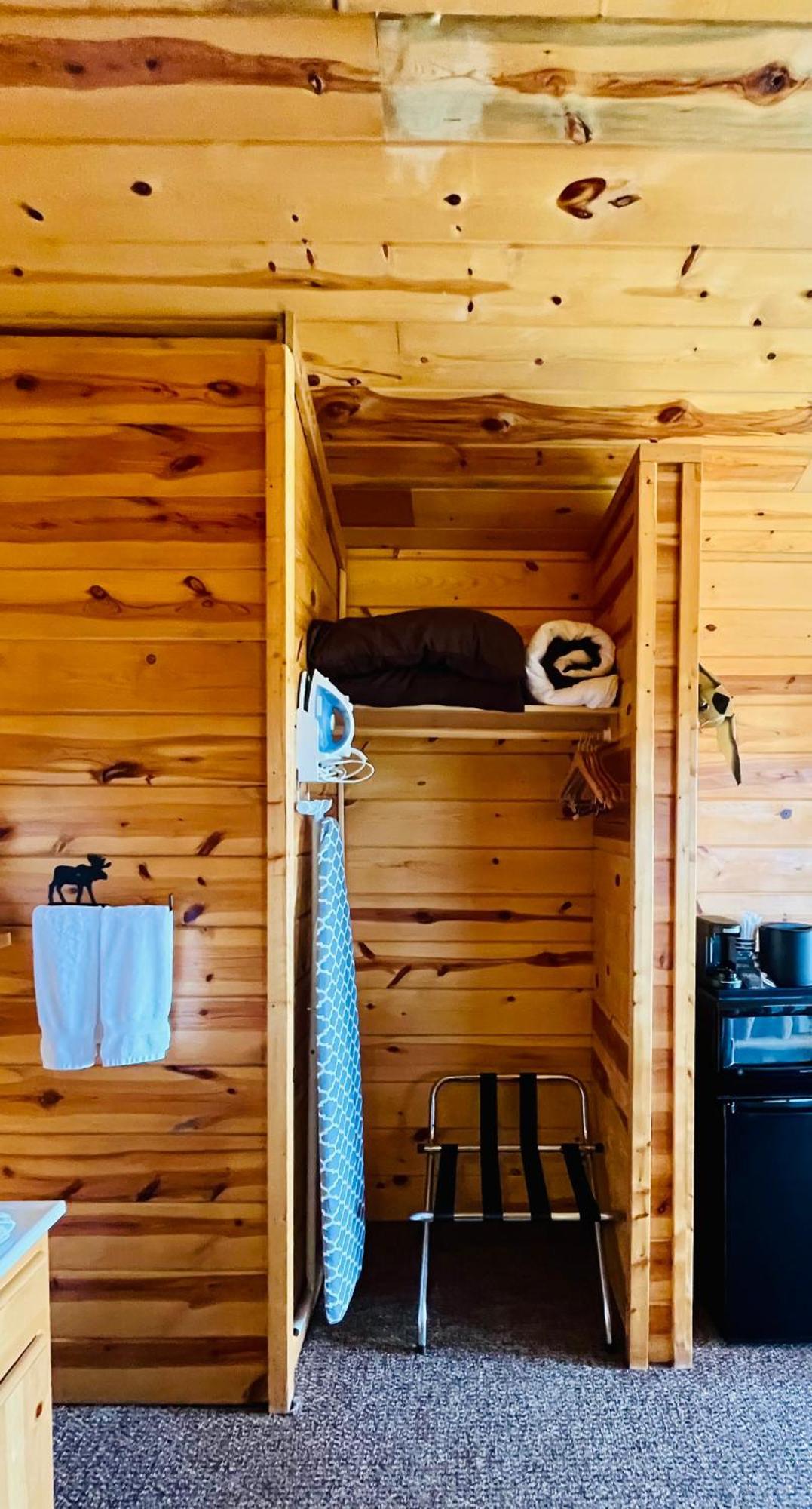 Badlands Frontier Cabins Уолл Экстерьер фото