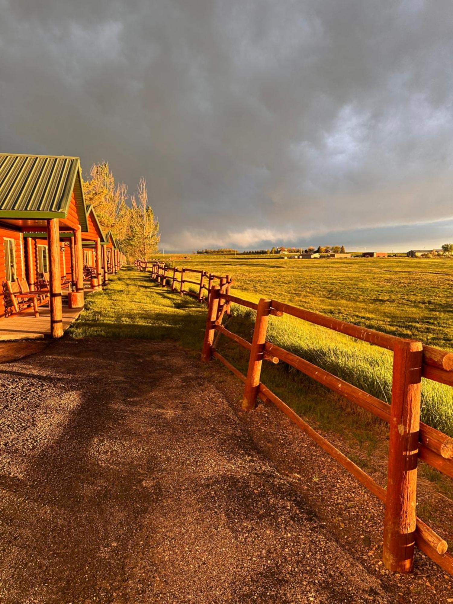 Badlands Frontier Cabins Уолл Экстерьер фото